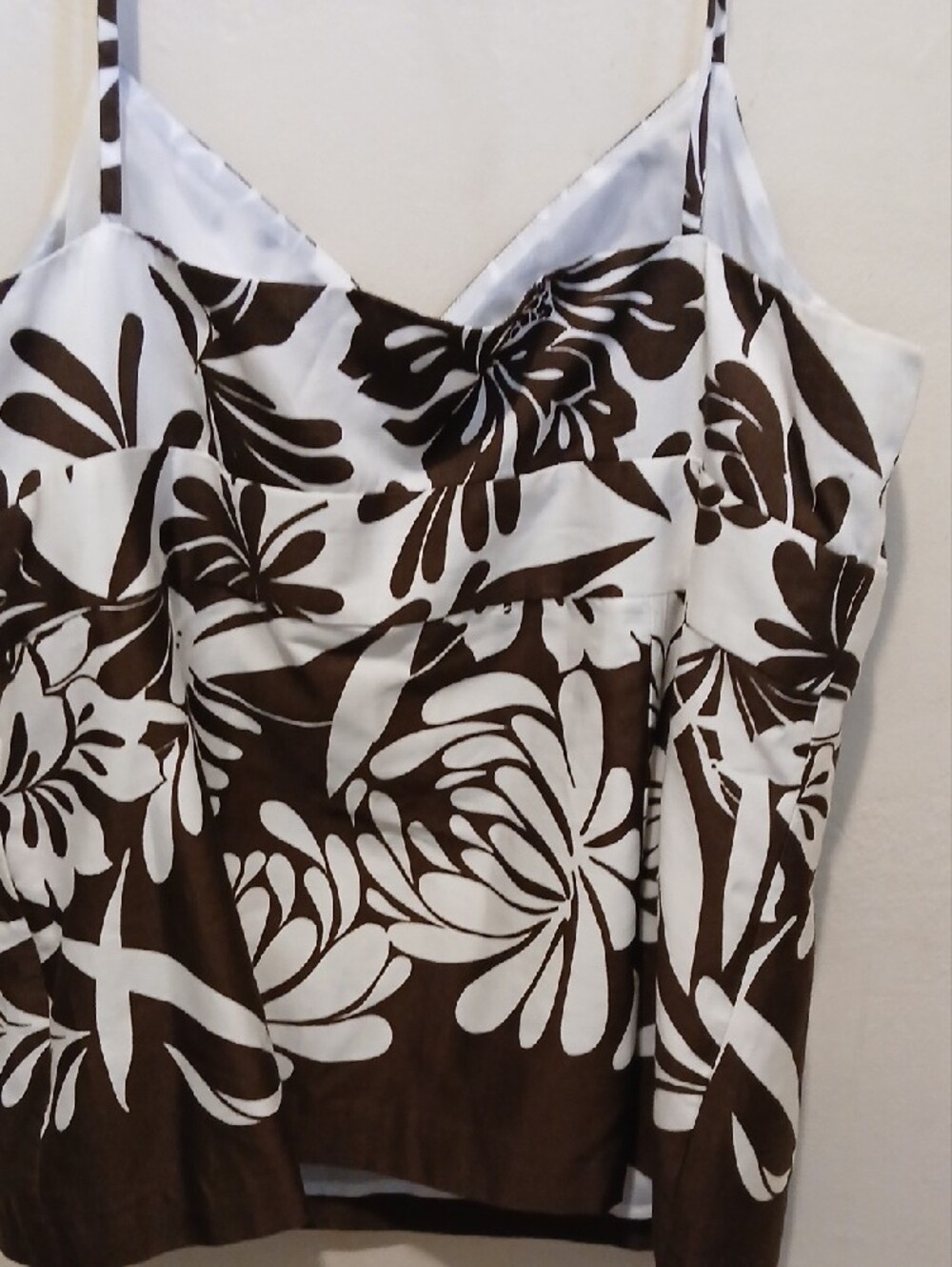 Ann Taylor Brown and White Floral V-Neck Cami - Picture 7 of 8